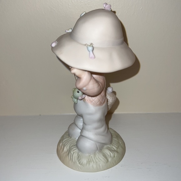 Precious Moments Porcelain Figurine “My Love Will Never Let You Go” Vintage - Picture 2 of 12